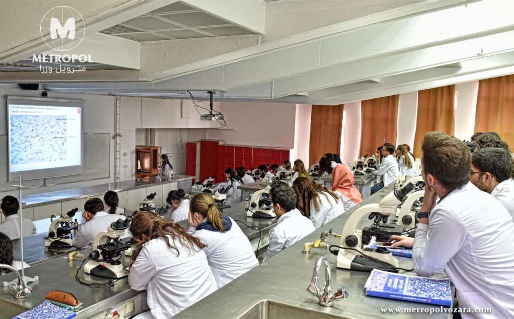 کلاس پزشکی در دانشگاه ترکیه